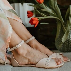 Shapen Barefoot Petal 2.0 Sandal Light Rose EUC Size 35 WIDE